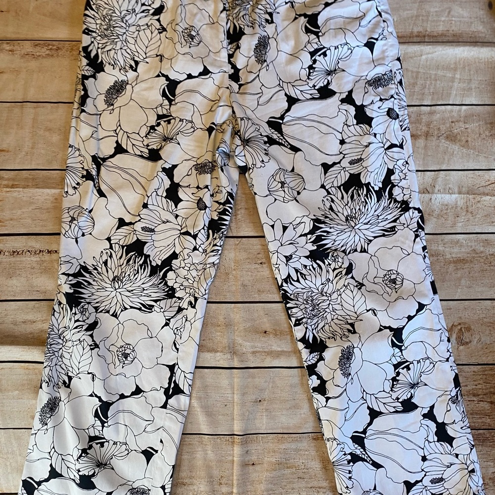 LOVE! LOVE! These Black and White MADISON STUDIO PANTS! Size 14